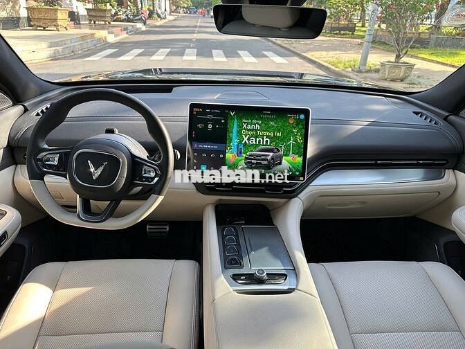 VinFast VF9 Plus 2025 Đen 17000 km