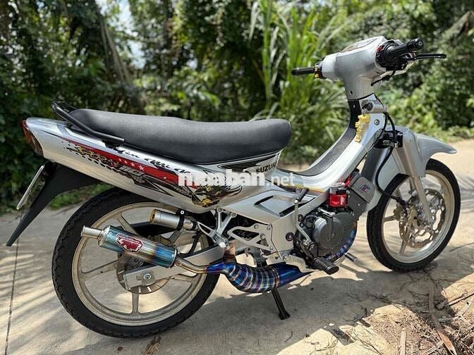Suzuki Sport màu Bạc