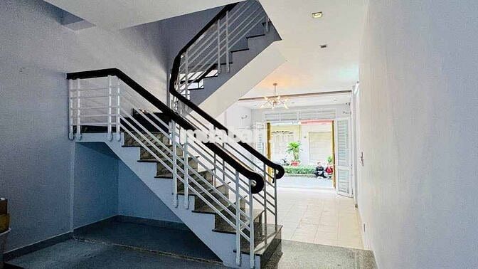 Cho thuê nhà 4x15.7m, 4 tầng, 4PN, 5WC, KDC Cao Lỗ, P.4, Q.8