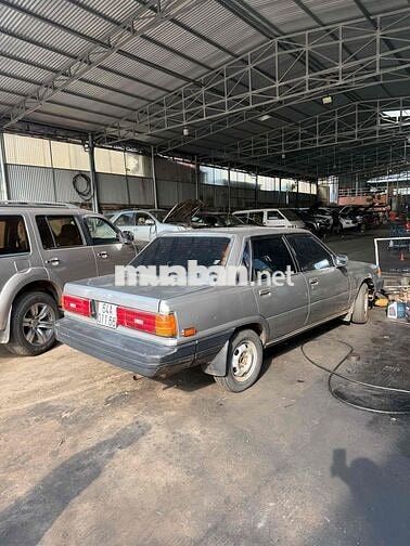 Toyota Camry 1983 Xám