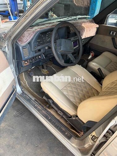 Toyota Camry 1983 Xám