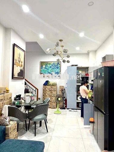 Bán nhà Đ.khánh Hội 43m2 chỉ  6.9T kế ngay Đường xe hơi đi Hoàng Diệu,