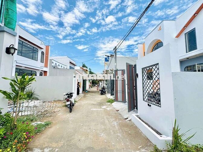 Nhà bán MỸ LỘC , CẦN GIUỘC , LA