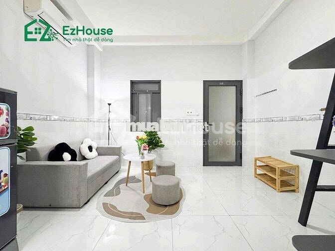 Phòng Full Nội thất - rộng - Tòa an ninh bảo vệ 24/7 - Có Thang máy