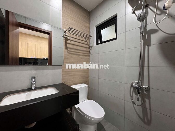 Cho thuê căn hộ 1 PN, có ban công, mới xây, cực kì yên tĩnh