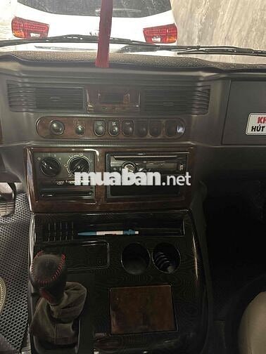 Mercedes-Benz MB100 Bạc