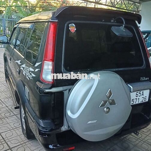 Mitsubishi Jolie 2004 7 chỗ Đen