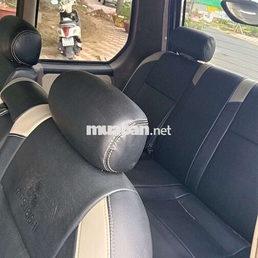 Mitsubishi Jolie 2004 7 chỗ Đen