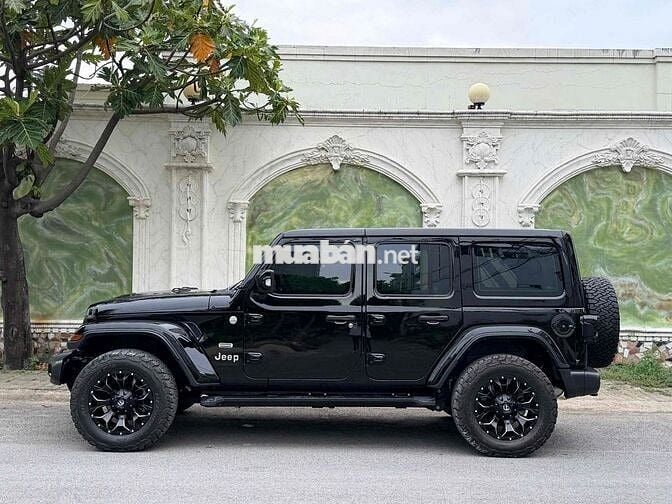 Jeep Wrangler Sahara 2023 Đen 3500km