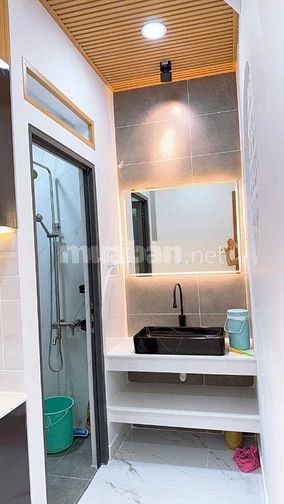 Bán nhà Lê Hồng Phong Q5 - 3,5m x 10m nở hậu 6m