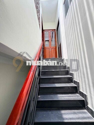 NHÀ ĐẸP MẶT TIỀN 3 TẦNG KD TỐT - GẦN VINCOM THỦ ĐỨC- CHỈ HƠN 6Tỷ