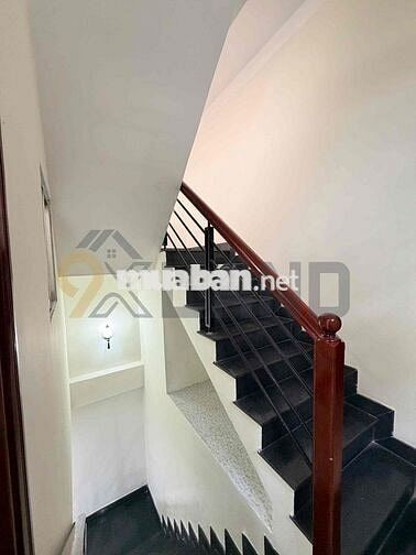 NHÀ ĐẸP MẶT TIỀN 3 TẦNG KD TỐT - GẦN VINCOM THỦ ĐỨC- CHỈ HƠN 6Tỷ