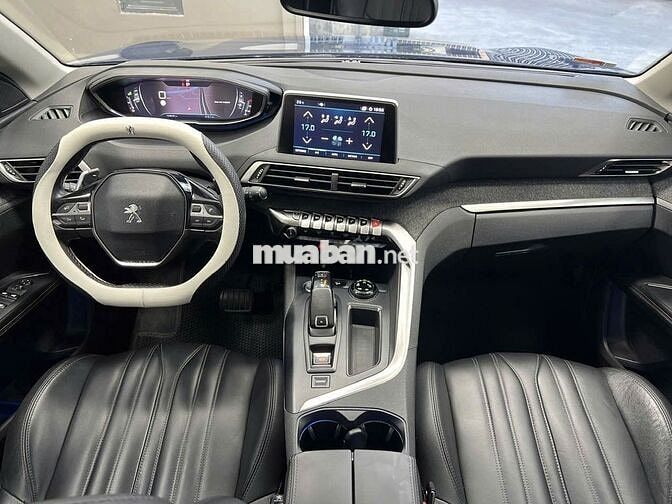 Peugeot 3008 2020 1.6AT có cửa sổ trời