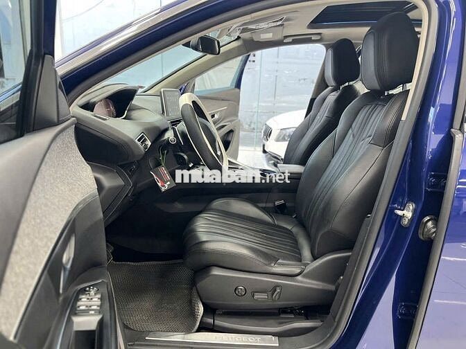 Peugeot 3008 2020 1.6AT có cửa sổ trời