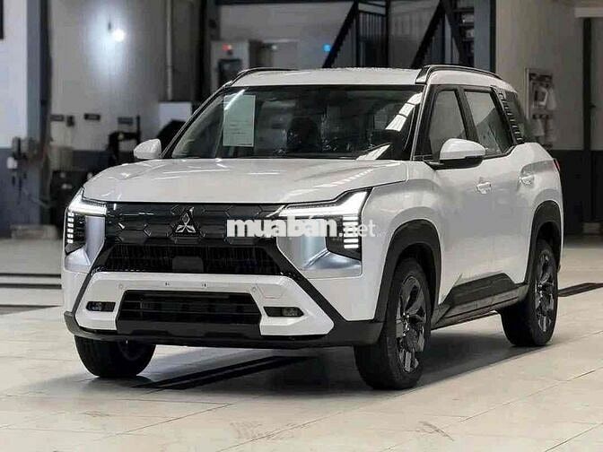 Mitsubishi Destinator 7 chỗ