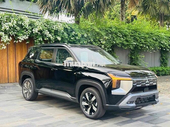 Mitsubishi Destinator 7 chỗ