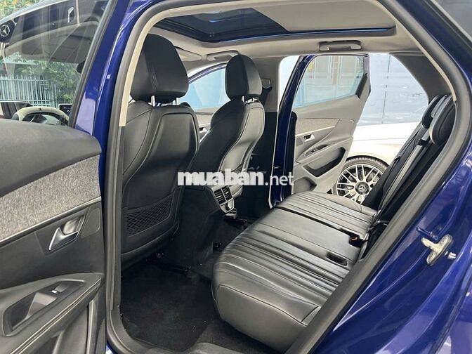Peugeot 3008 2020 1.6AT có cửa sổ trời