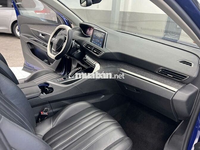 Peugeot 3008 2020 1.6AT có cửa sổ trời