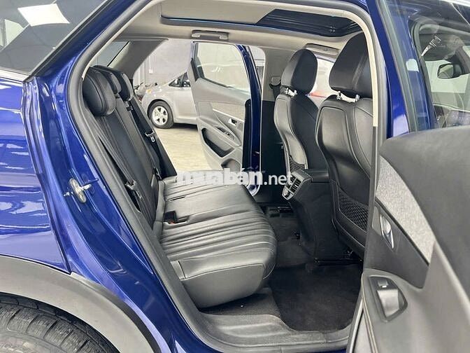 Peugeot 3008 2020 1.6AT có cửa sổ trời
