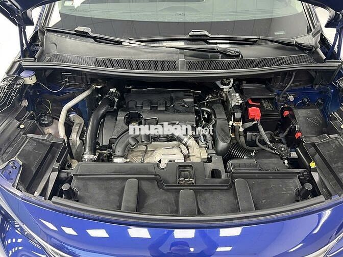 Peugeot 3008 2020 1.6AT có cửa sổ trời