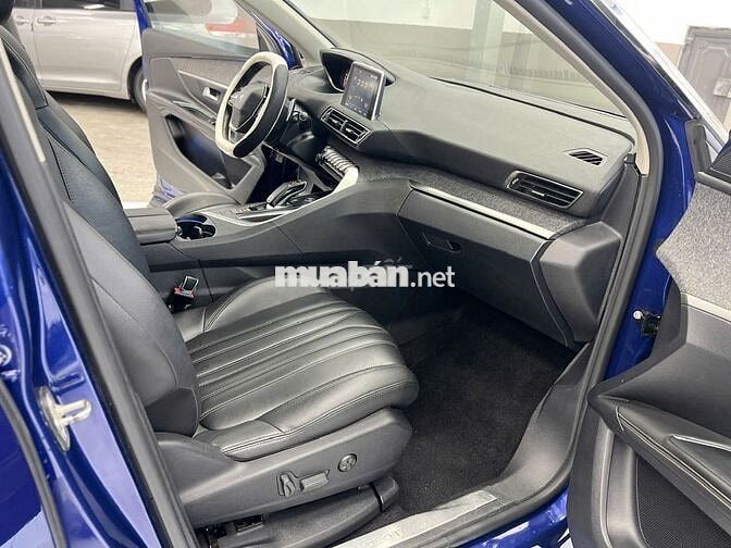 Peugeot 3008 2020 1.6AT có cửa sổ trời