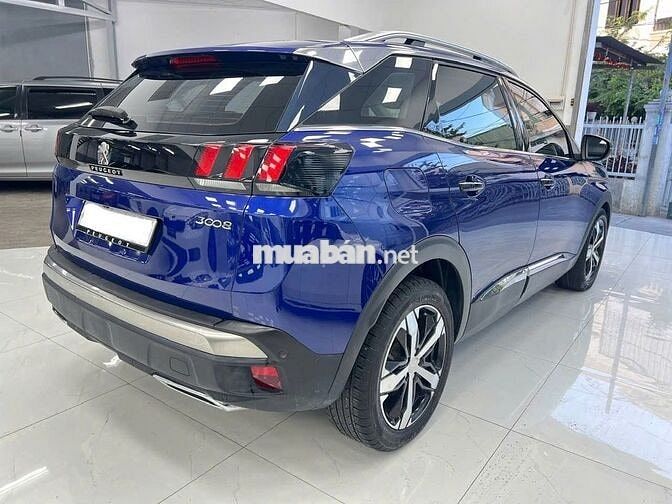 Peugeot 3008 2020 1.6AT có cửa sổ trời
