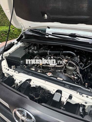 Toyota Innova 2019 Trắng 7 chỗ