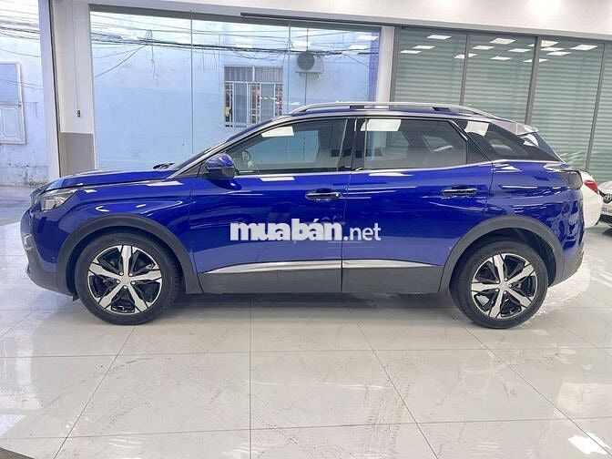 Peugeot 3008 2020 1.6AT có cửa sổ trời
