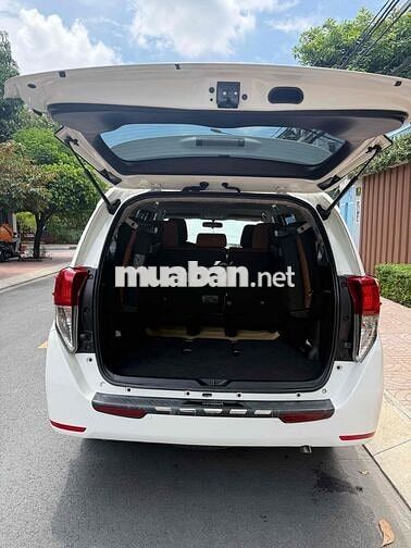 Toyota Innova 2019 Trắng 7 chỗ