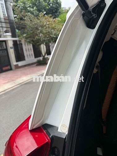 Toyota Innova 2019 Trắng 7 chỗ