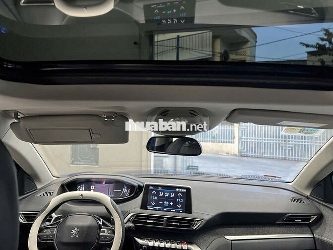 Peugeot 3008 2020 1.6AT có cửa sổ trời