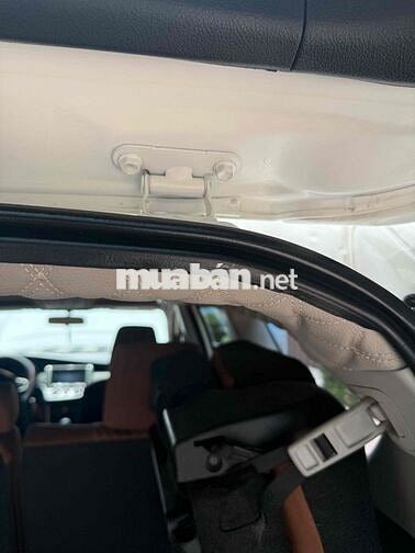 Toyota Innova 2019 Trắng 7 chỗ