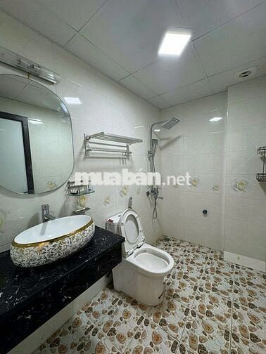 Cho thuê nhà Đàm Quang Trung,4pn, Full nội thất, nhà mới,ngõ ô tô.10tr