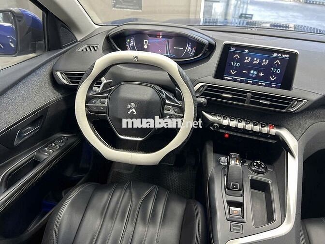 Peugeot 3008 2020 1.6AT có cửa sổ trời