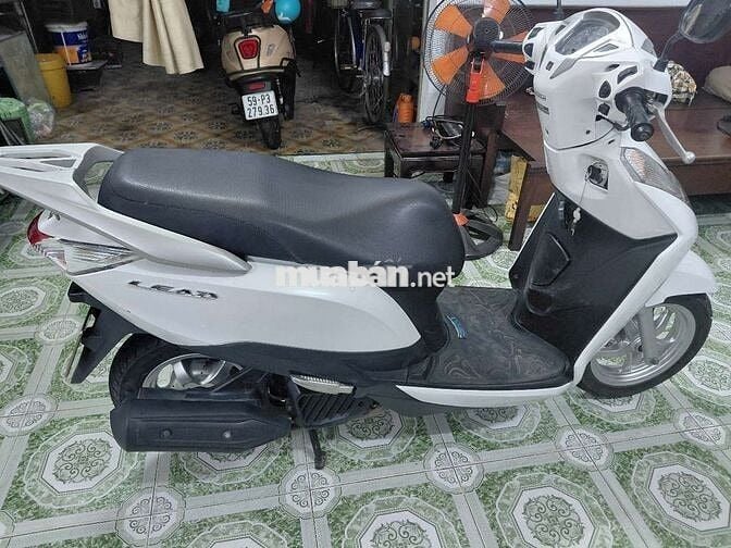 Honda Lead Trắng