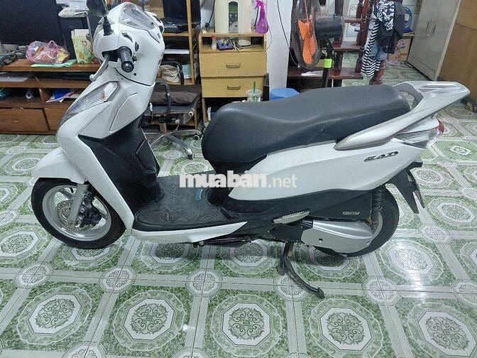 Honda Lead Trắng