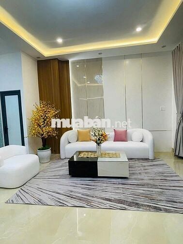 NHÀ 3PN 3WC NGAY TRUNG TÂM THÀNH PHỐ 