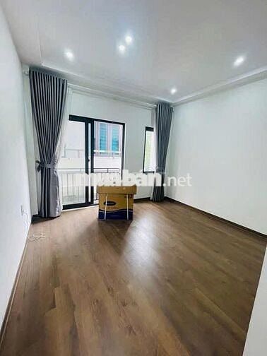 Cho thuê nhà Cổ Linh, 33m x 5 tầng, ô tô, nhà mới, đầy đủ nội thất