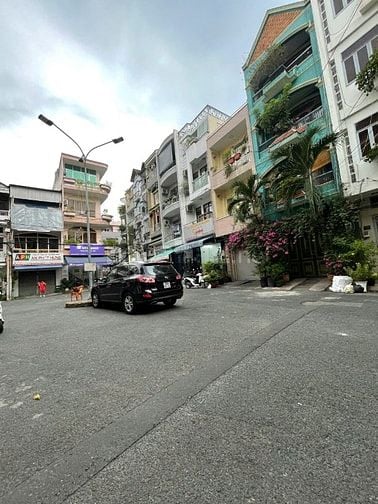 Bán CHDV cao cấp 134/48 Thành Thái - HĐT: 80tr/tháng - hầm + 7 tầng