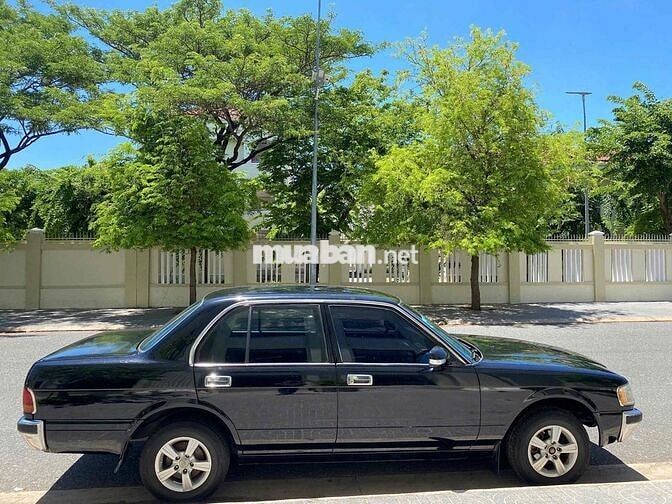 Toyota Crown 1994 số sàn màu Đen