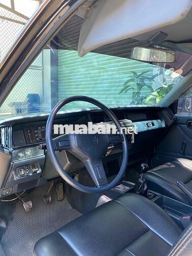 Toyota Crown 1994 số sàn màu Đen