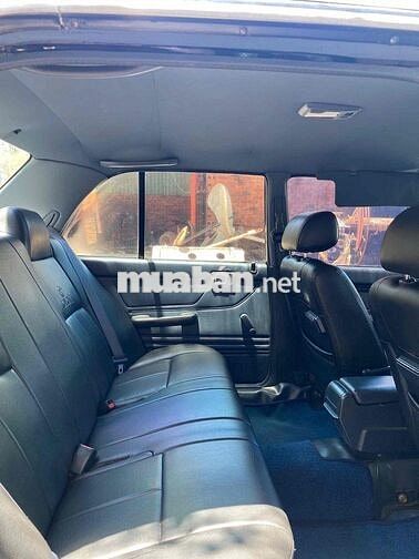 Toyota Crown 1994 số sàn màu Đen