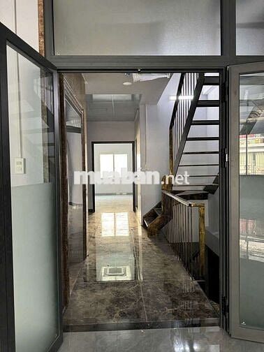 CHO THUÊ NHÀ 5X21(HẦM+TRỆT+4LẦU) FULL MÁY LẠNH PCCC TỰ ĐỘNG