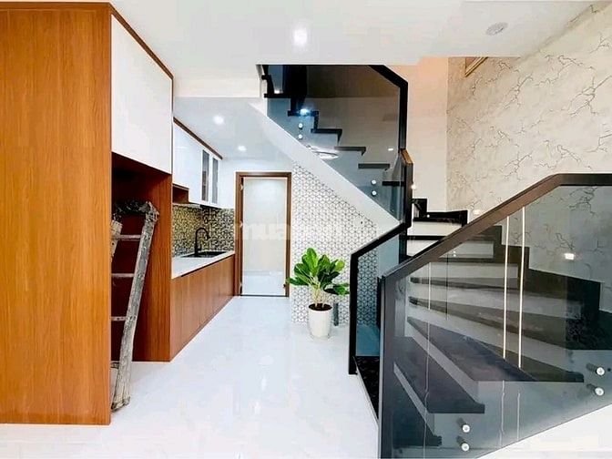 Kẹt vốn bán gấp nhà Bình Thới, Quận 11. Giá 4,6 tỷ, 48m2, hẻm xe hơi