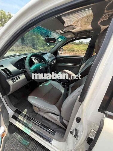 Mitsubishi Pajero Sport 2016 Trắng