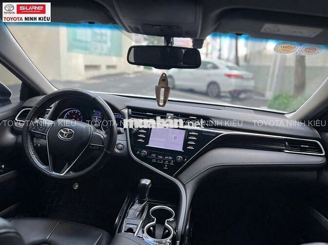 Toyota Camry 2020 2.0G 69.000 km Trắng