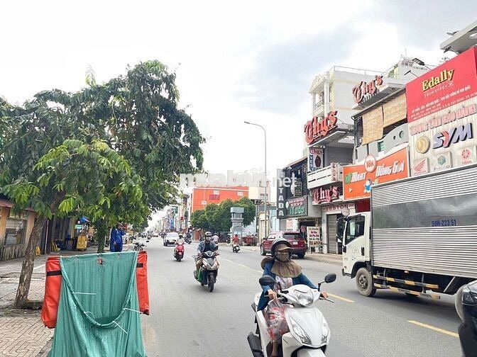 Góc 2 Mặt Tiền Đường Cách Mạng Tháng 8 Kinh Doanh Sầm Uất.