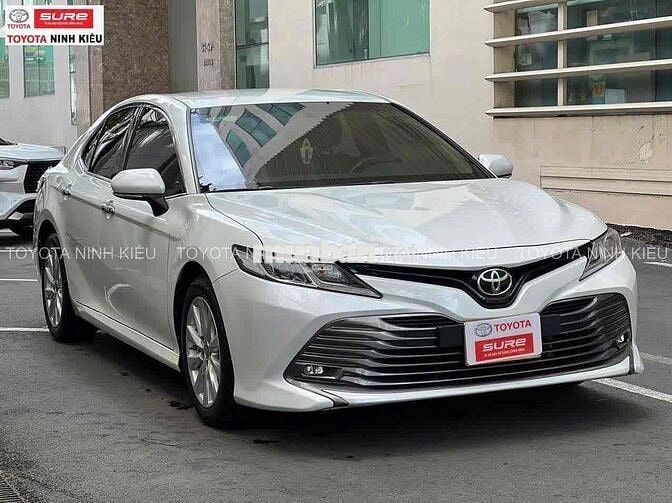 Toyota Camry 2.0G 2020 Trắng 69.000 km