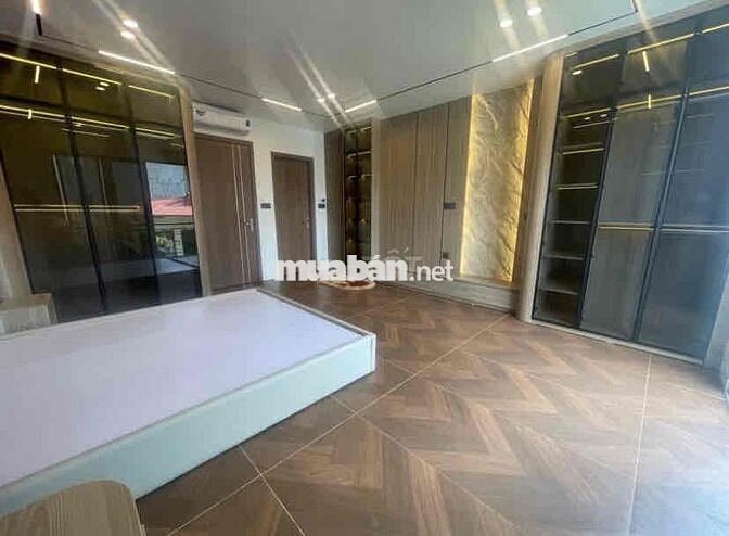 SÁT ĐSQ HÀN- DT 45m2 x 6 TẦNG THANG MÁY- NGÕ THÔNG - HƠN 11 Tỷ