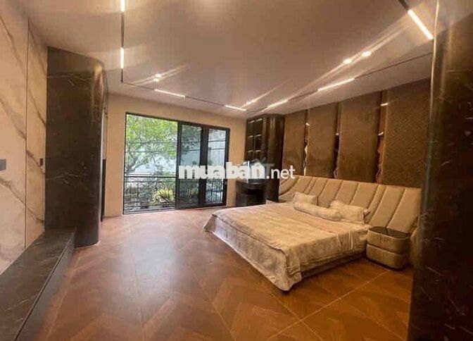 SÁT ĐSQ HÀN- DT 45m2 x 6 TẦNG THANG MÁY- NGÕ THÔNG - HƠN 11 Tỷ